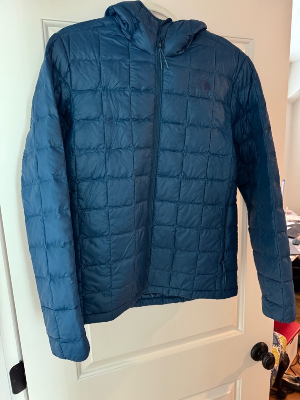 The North Face Men’s Dark Blue Quilted Jacket with Hood with Thermoball